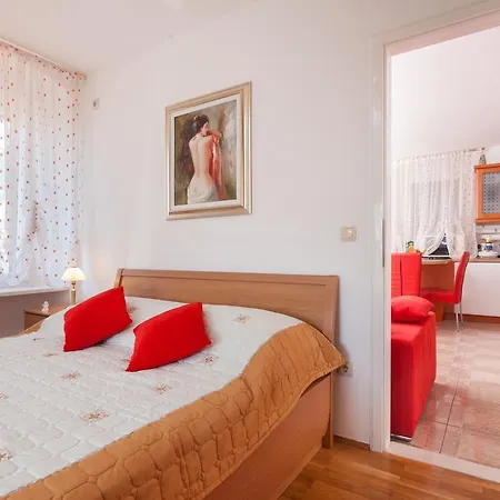Kalalarga Deluxe- Centre&balcony Apartment