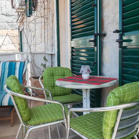 Kalalarga Deluxe- Centre&balcony アパート