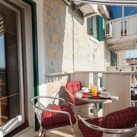 Kalalarga Deluxe- Centre&balcony *